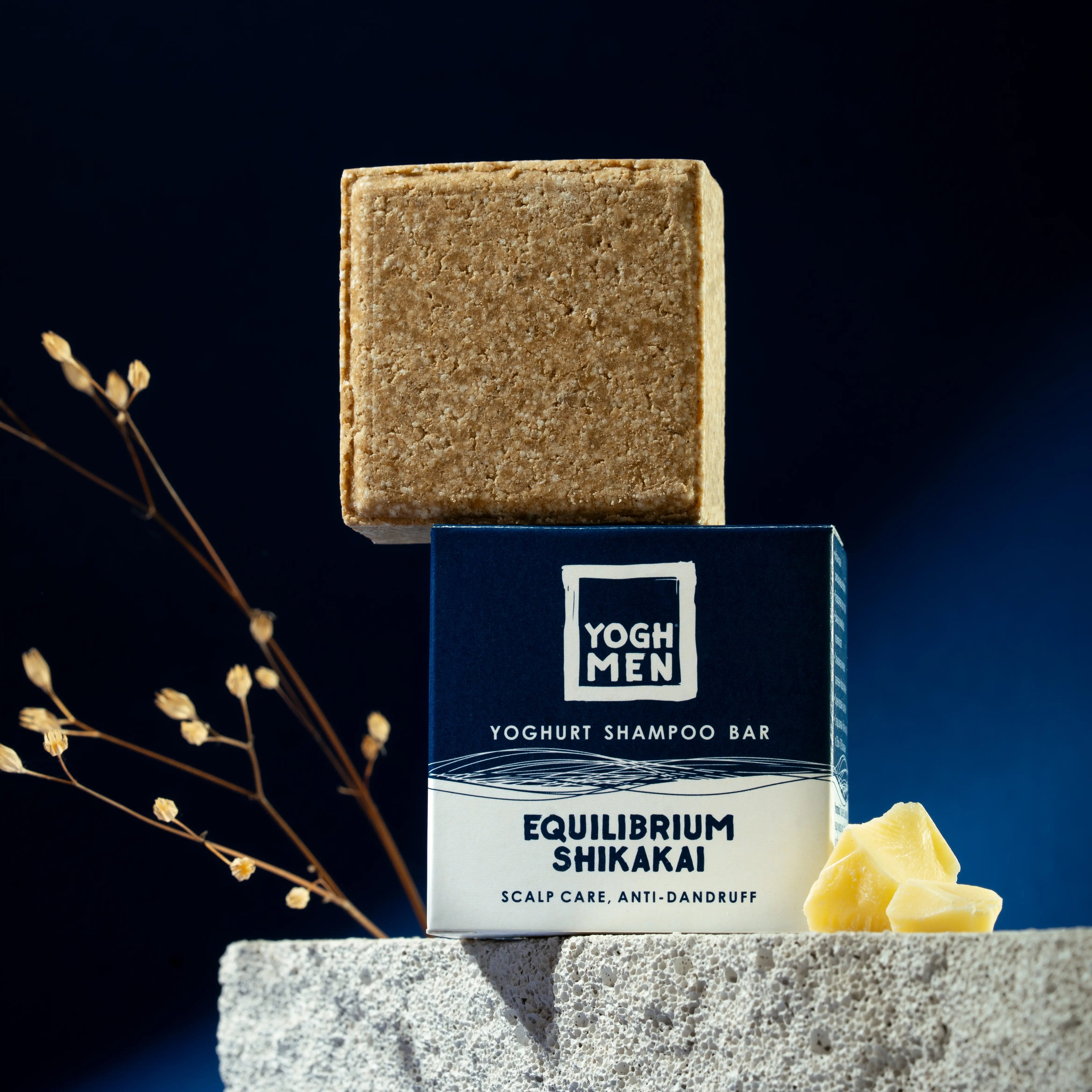 yoghmen equilibrium shampoo arranged with its main ingredient shikakai